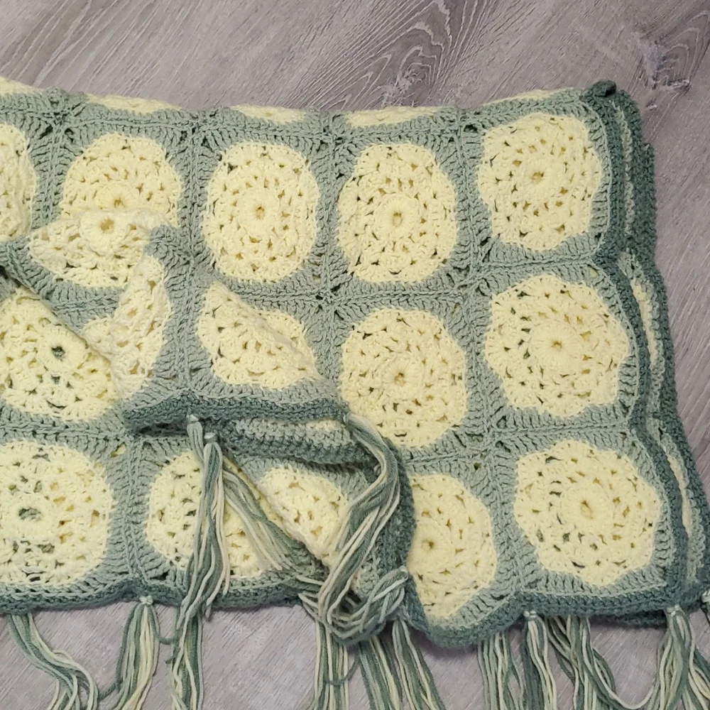 Granny Crochet square Afghan blanket stitch green yellow colors